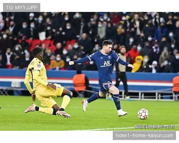 勒沃库森三中卫加翼卫体系 格里马尔多左路走廊成爆点